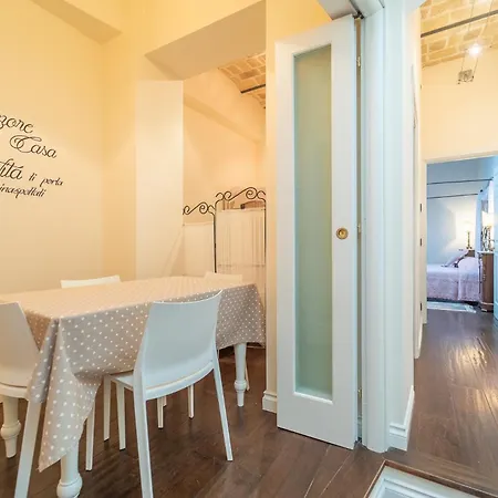 Family Retreat In The Heart Of The Ghetto By Houseeds