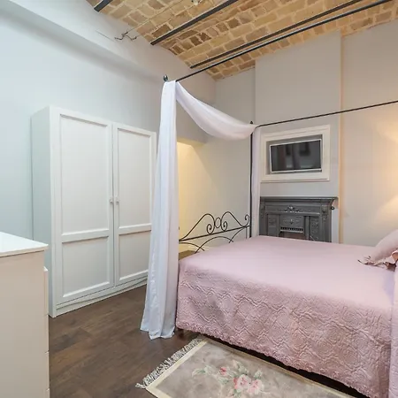 Family Retreat In The Heart Of The Ghetto By Houseeds Rome