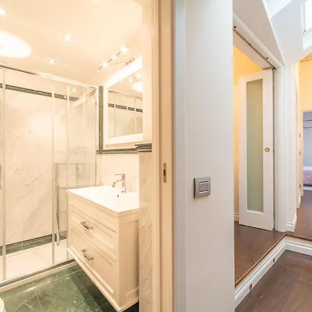 Family Retreat In The Heart Of The Ghetto By Houseeds Apartment *